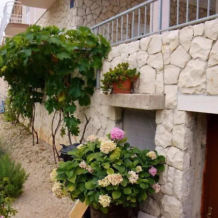 By The Sea Sevid, Trogir - 15404 Apartment *