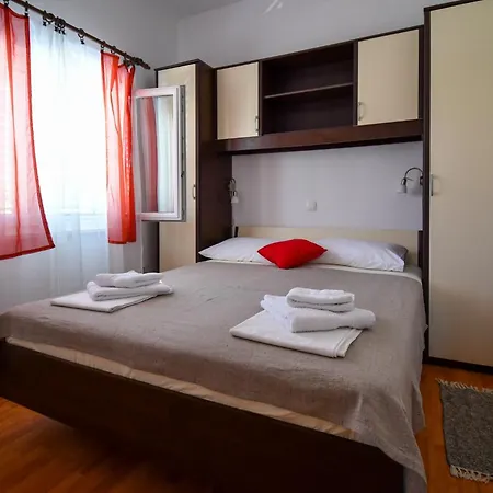 By The Sea Sevid, Trogir - 15404 Apartment *