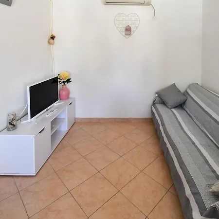 By The Sea Sevid, Trogir - 15404 Apartment *